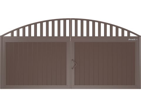 Вуличні розсувні ворота арочні з гратами з вертикальним розташуванням сендвіч-панелей